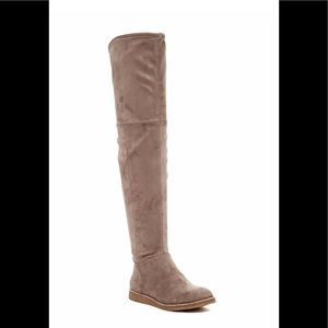 BCBGENERATION BRENNAN OVER THE KNEE BOOT size 8